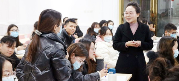 澄城 专家指导+名师授课+培优补弱+日清月结的教学模式